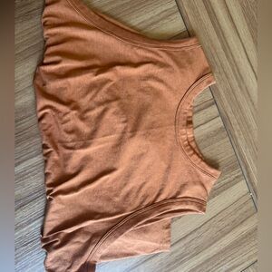 Lululemon cropped tank